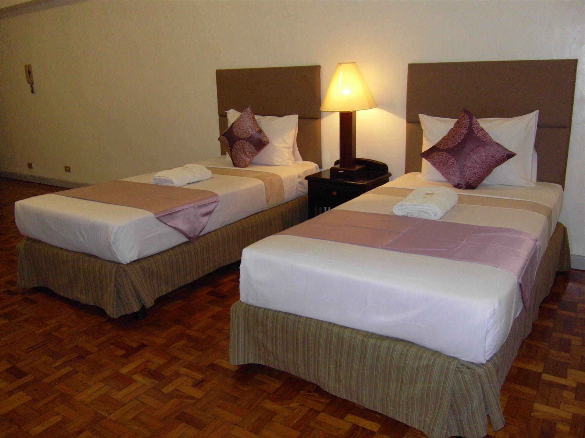 Hotel Perla Mansion Makati City Exterior foto